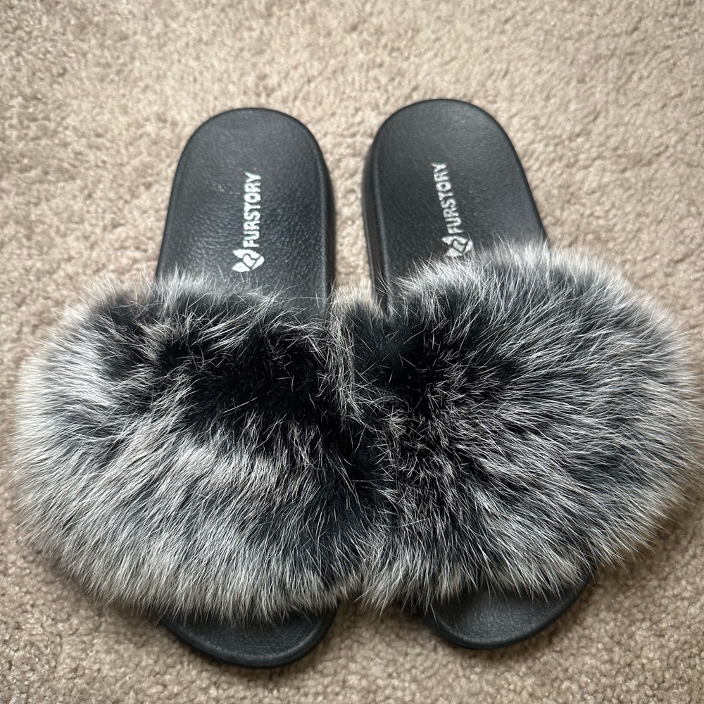 Women's Black and Gray Fur Slides